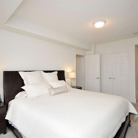 Downtown Mississauga Executive Suites Sq1 Exteriör bild