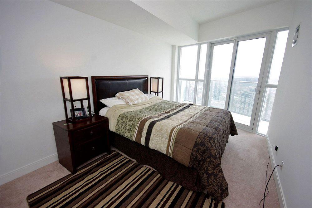 Downtown Mississauga Executive Suites Sq1 Exteriör bild