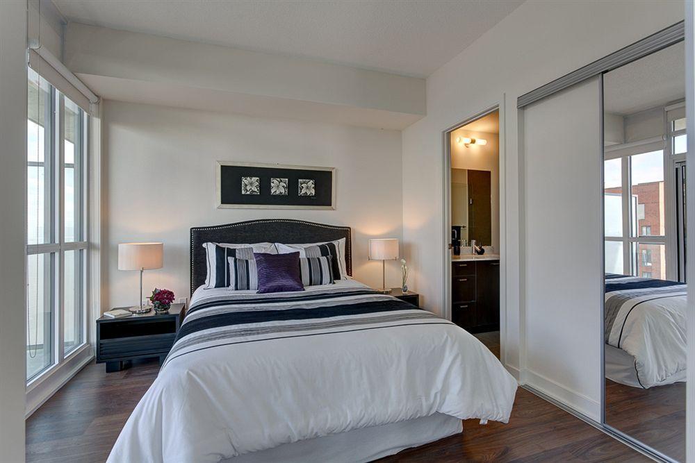 Downtown Mississauga Executive Suites Sq1 Exteriör bild