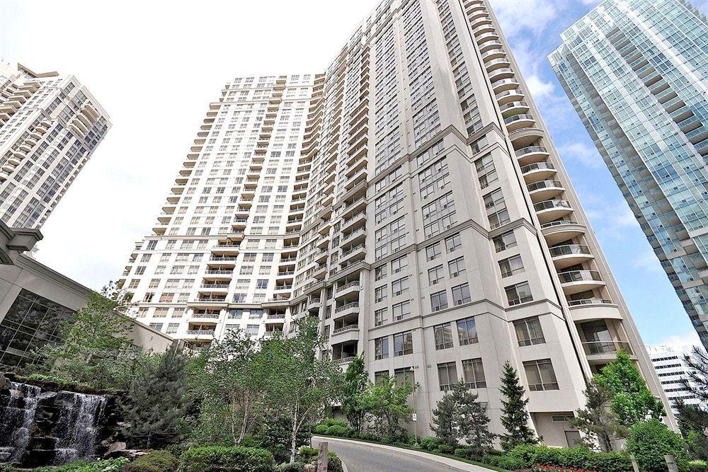 Downtown Mississauga Executive Suites Sq1 Exteriör bild