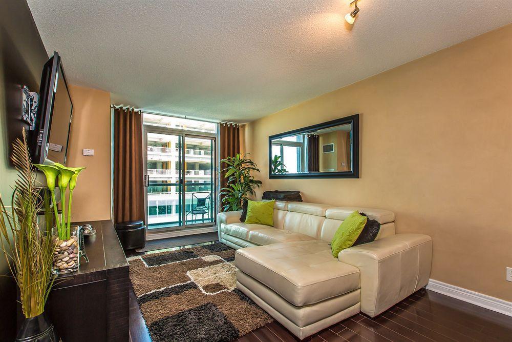 Downtown Mississauga Executive Suites Sq1 Exteriör bild