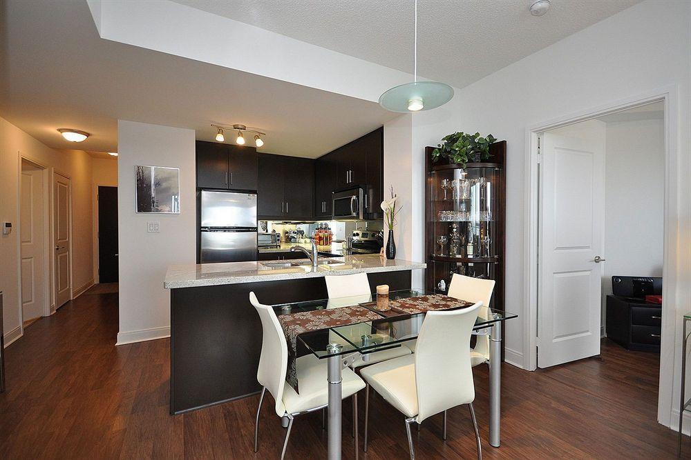 Downtown Mississauga Executive Suites Sq1 Exteriör bild