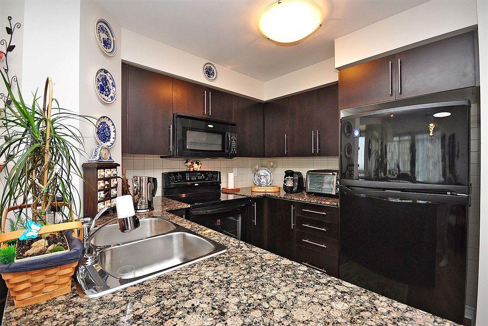 Downtown Mississauga Executive Suites Sq1 Exteriör bild