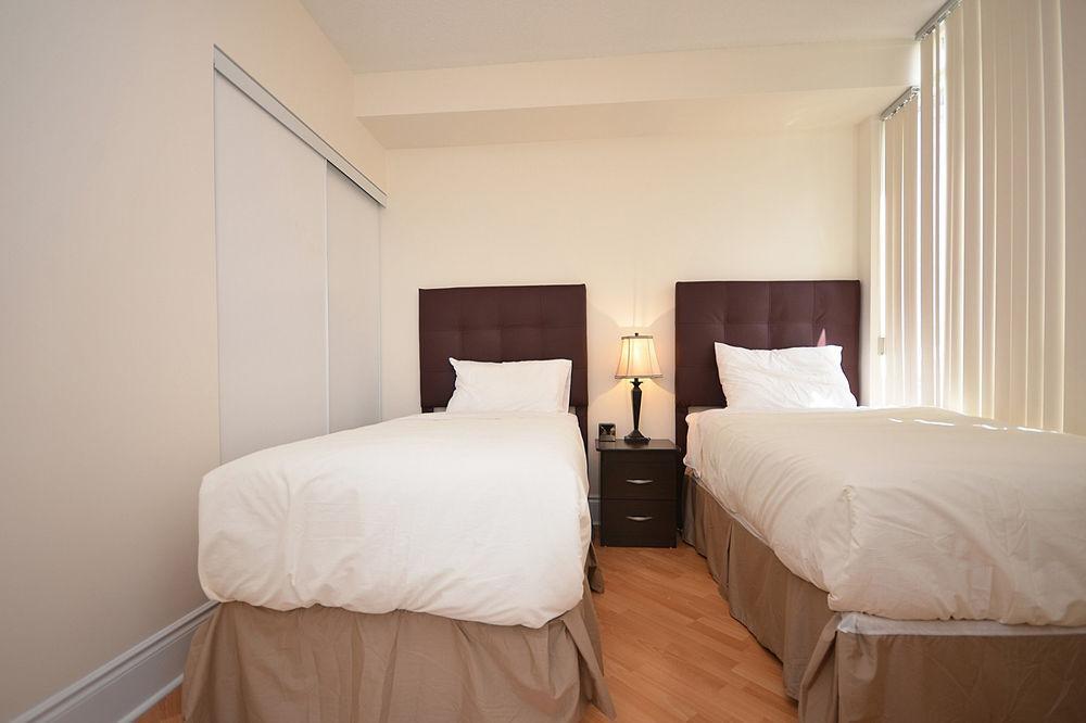 Downtown Mississauga Executive Suites Sq1 Exteriör bild