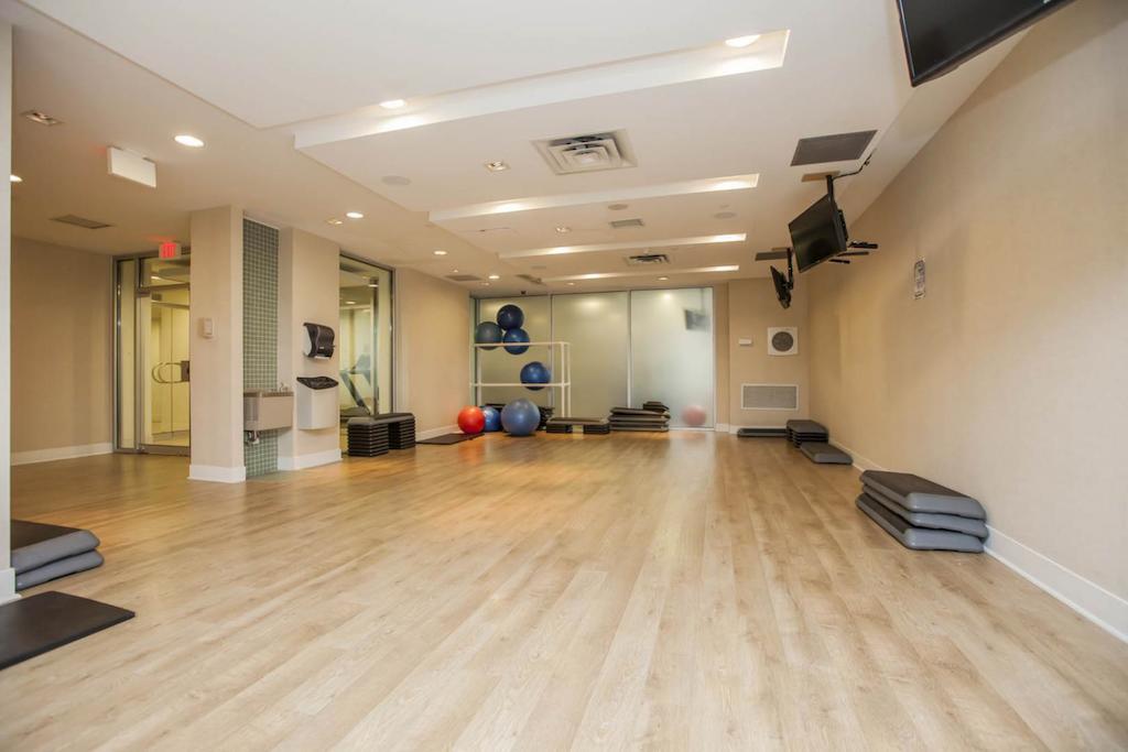 Downtown Mississauga Executive Suites Sq1 Exteriör bild